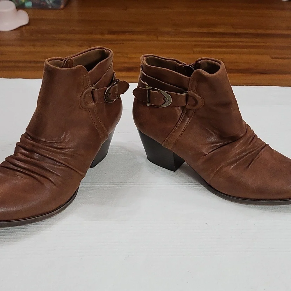 Wear Ever Womens Ankle Booties Brown Faux Lether Heeled Zips Buckles Sz 8.5 EUC‎